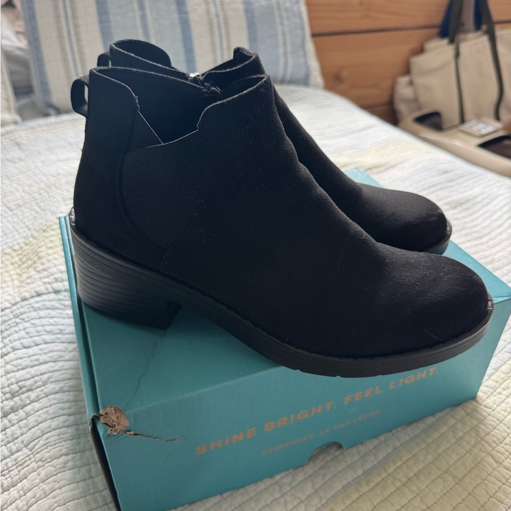 Bzees Black Ankle Booties Sleek Slip-On Design